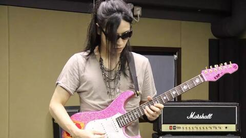 原创中文字幕 藤冈干大亲自讲解关于自己的拨弦方式 哔哩哔哩