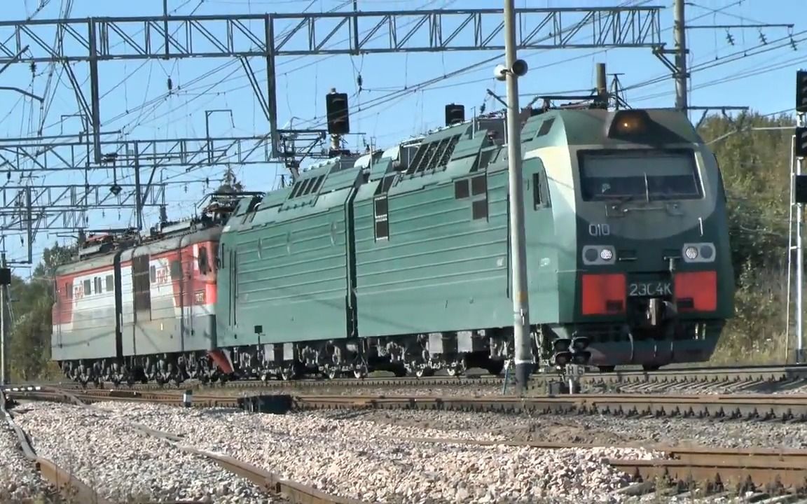 电力机车 2es4k-010 和 vl10-872