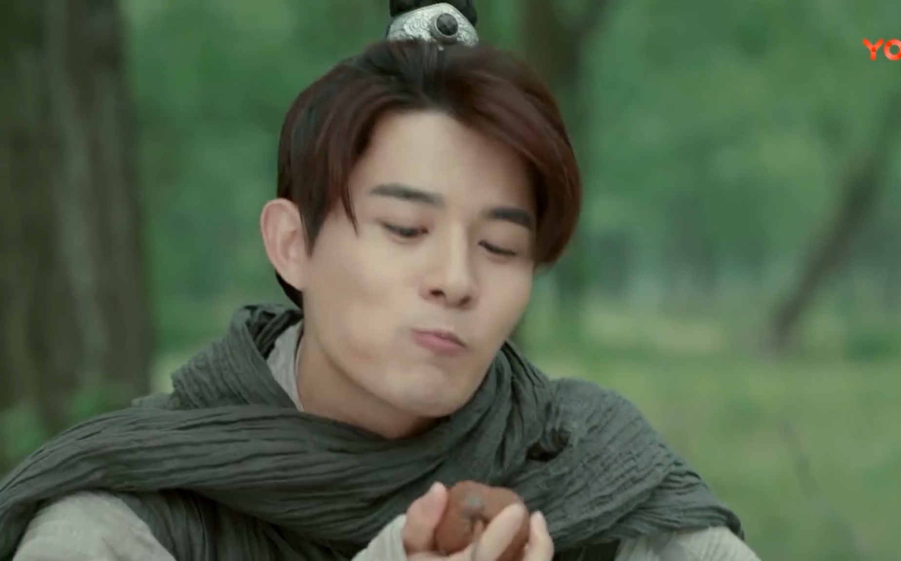 【青春有你-蒙恩】 《艳骨》cut——路边的野果,缺心眼的复复要采