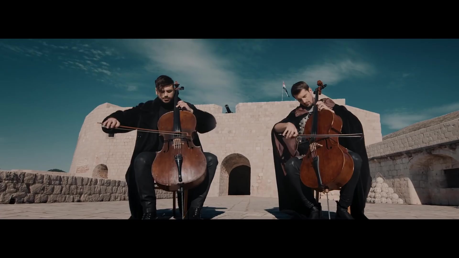 [图]权利游戏主题曲 2CELLOS - Game of Thrones [OFFICIAL VIDEO]