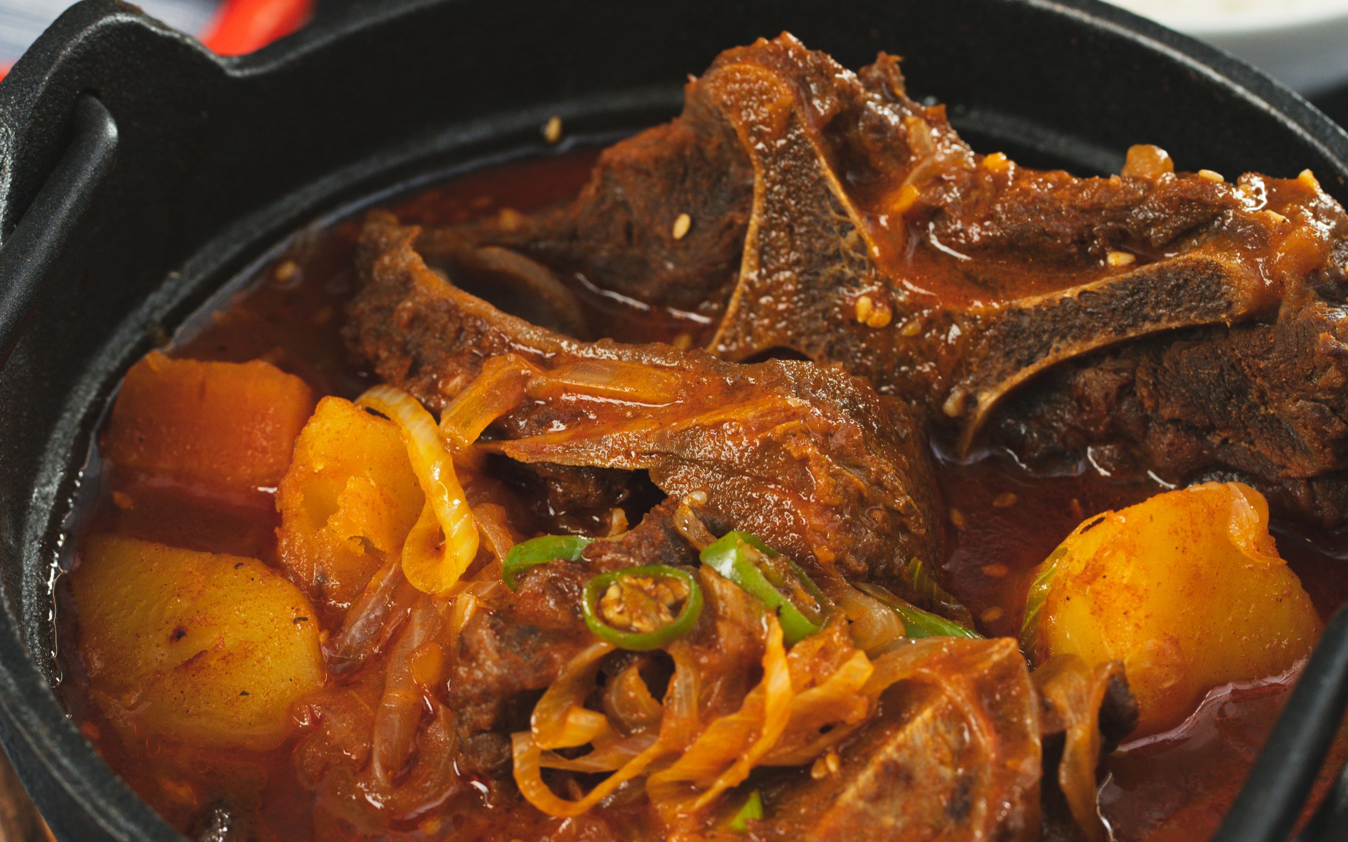 特色诱人的韩式辣牛蝎子锅,口味超绝!