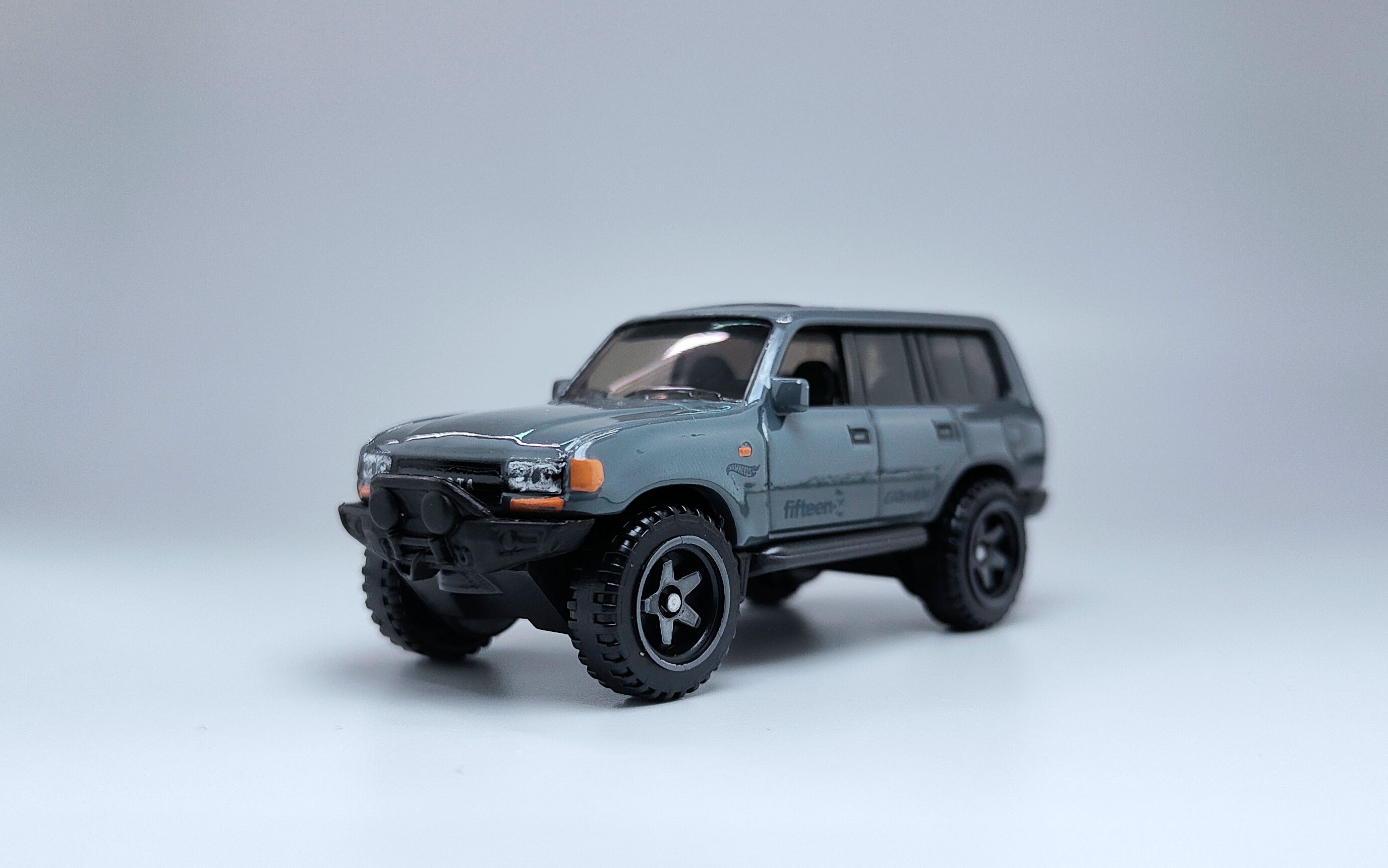 一分钟玩具开盒-风火轮普卡21n丰田陆巡toyota land cruiser 80开盒