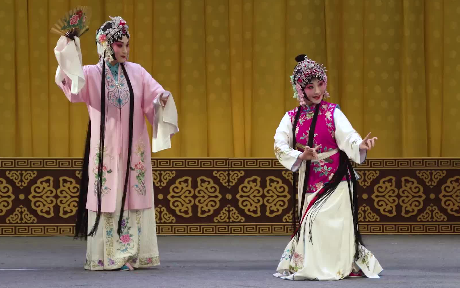 武汉京剧院线上展播京剧《桃花村》 陈芳芳主演