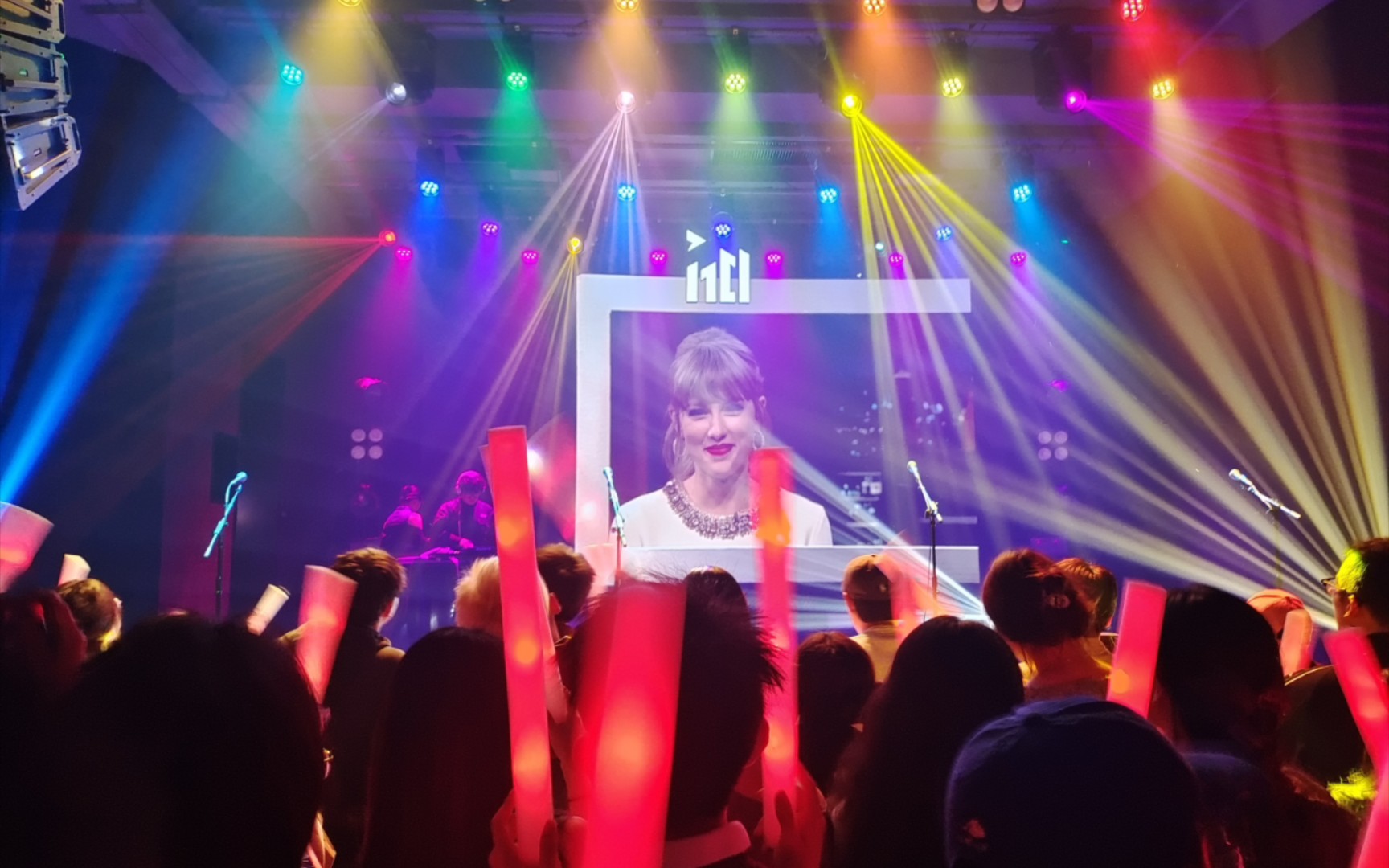 [图]Taylor南京livehouse(暴风哭泣🥵🥵)