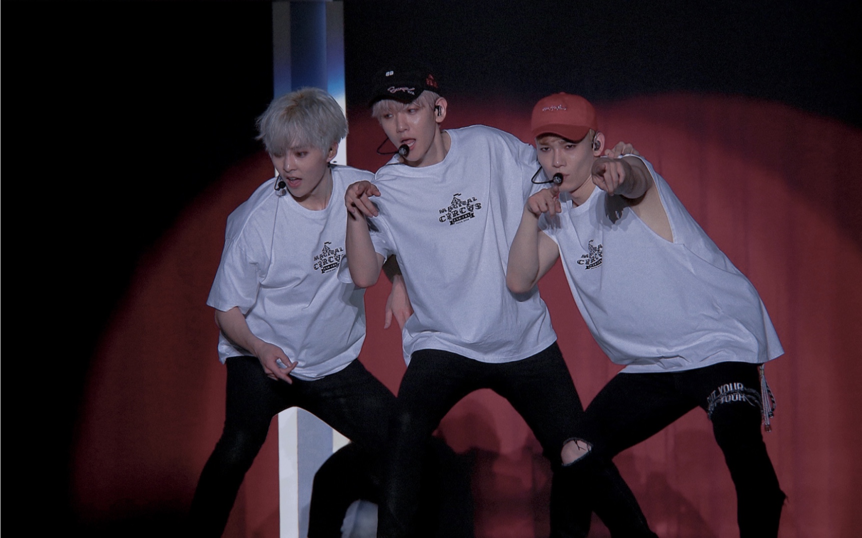 当用边伯贤心头好《爱情的电池》打开cbx小分队的《the one》_哔哩