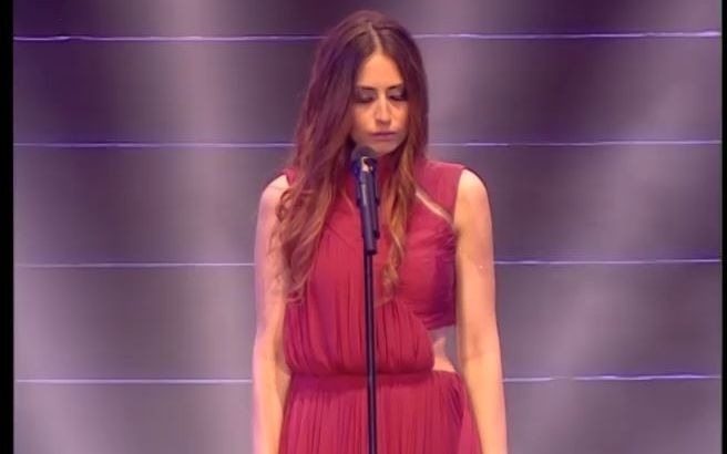 [图]【Hiba Tawaji】Ne Me Quitte Pas (Live at Byblos 2015)