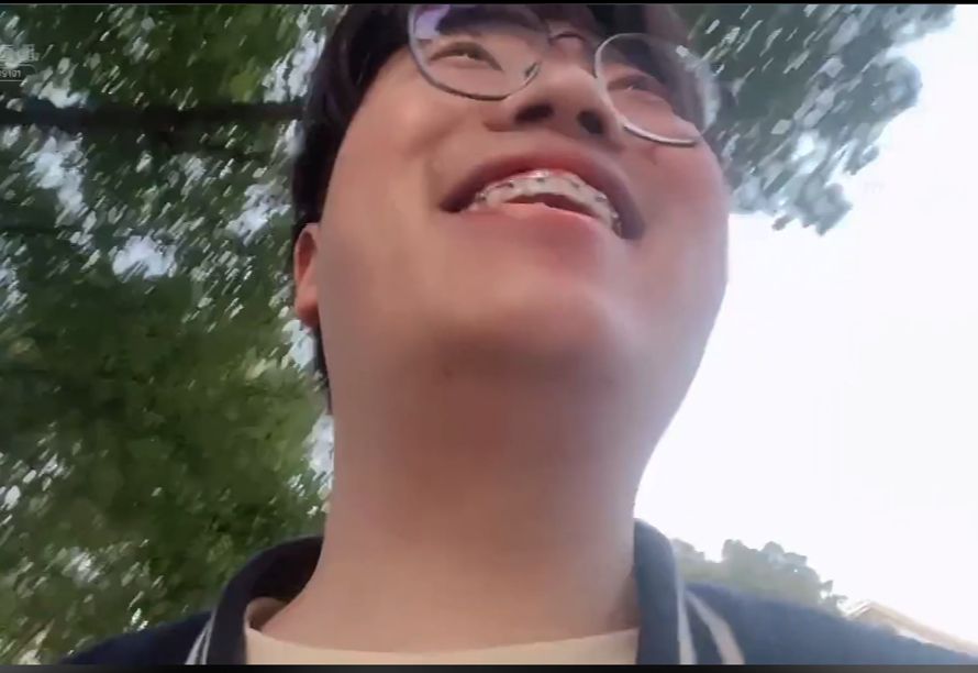 狂魔哥问大爷认不认识虎牙许仙