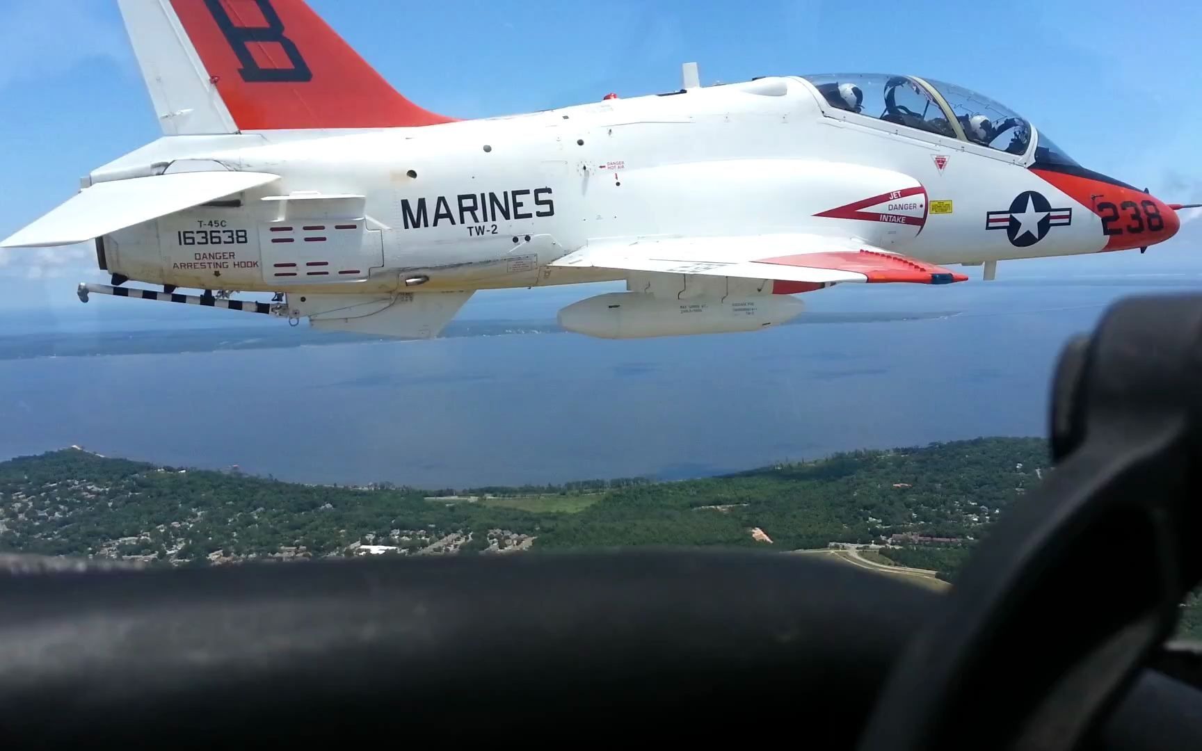 t45 教练机编队飞行训练,扇形展开,座舱画面