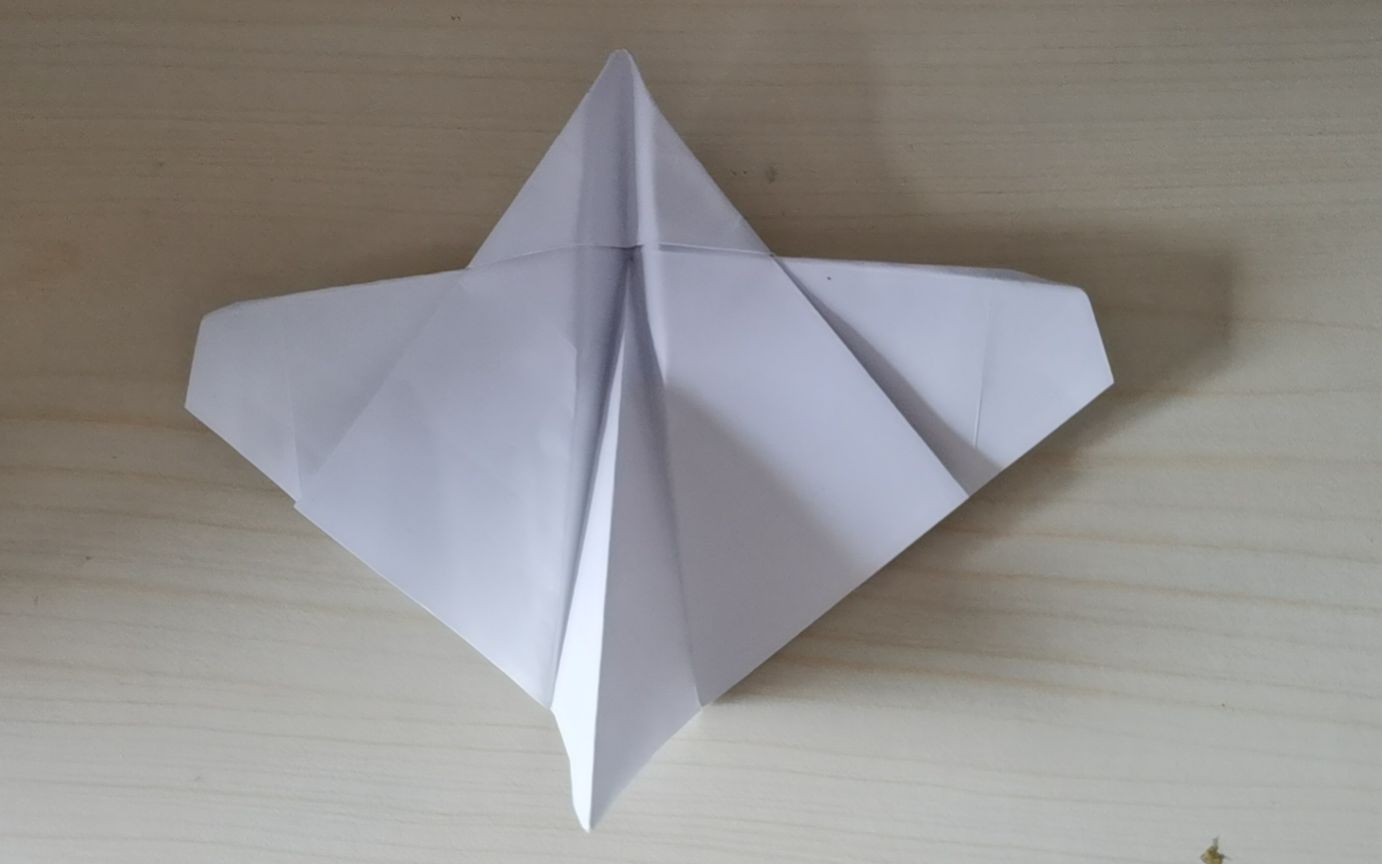 教你折一架超稳的纸飞机——燕子纸飞机