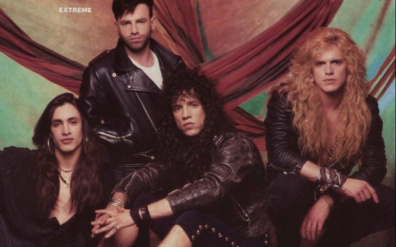 extreme极端乐队宝藏美男们的后台换衣照片合集