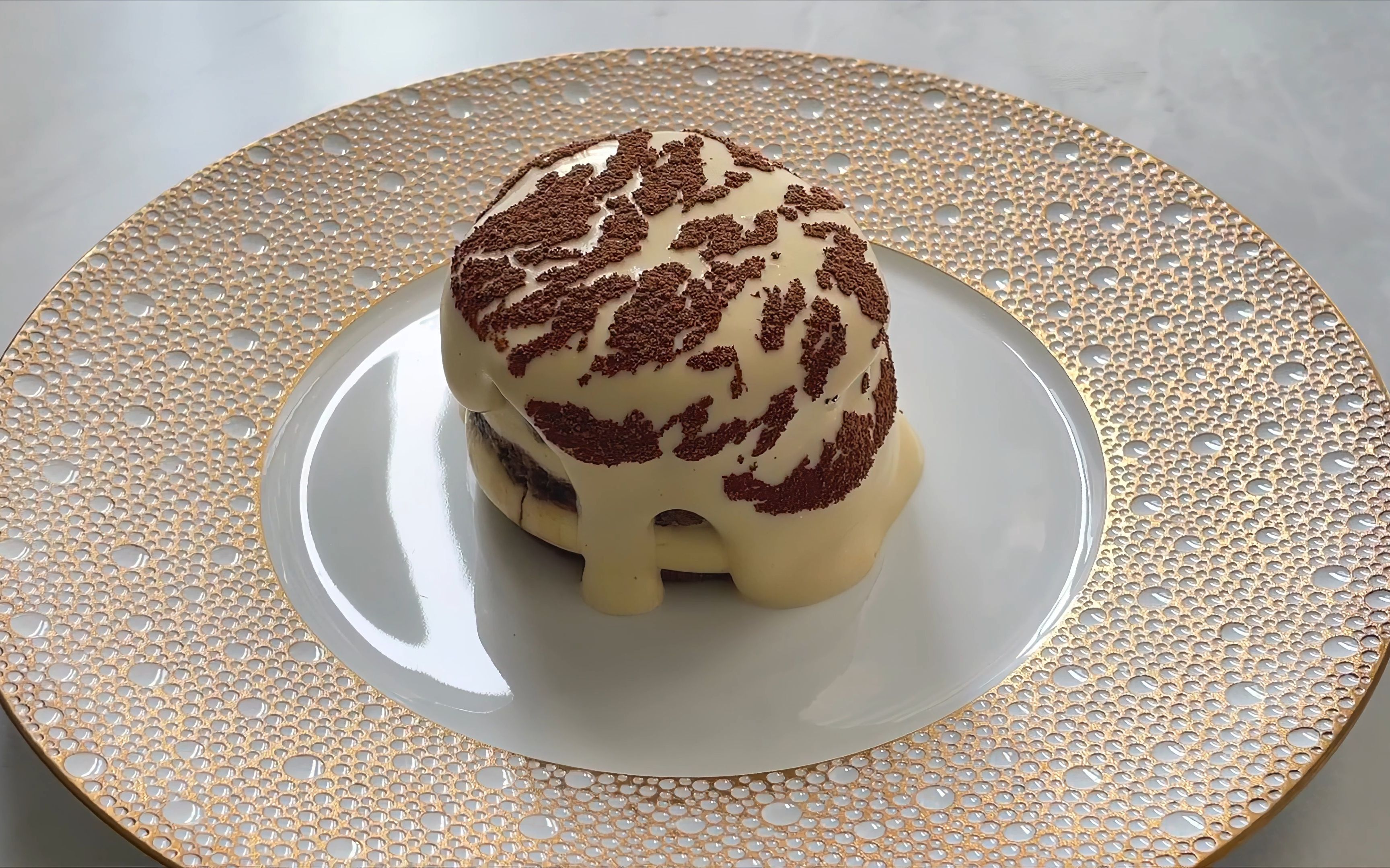 创意爆浆提拉米苏