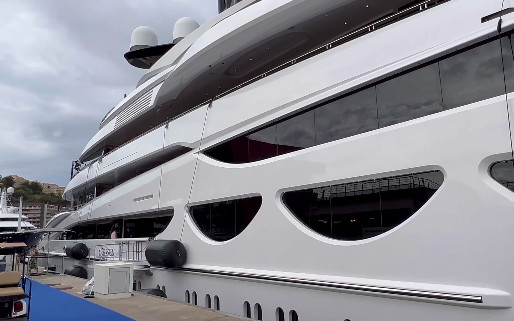 摩纳哥游艇展day3 - 3亿美金的超级游艇