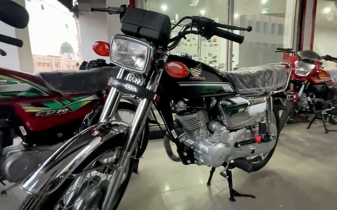 五羊本田情怀老车cg125,售7480元,油耗1.8,满油能跑400公里