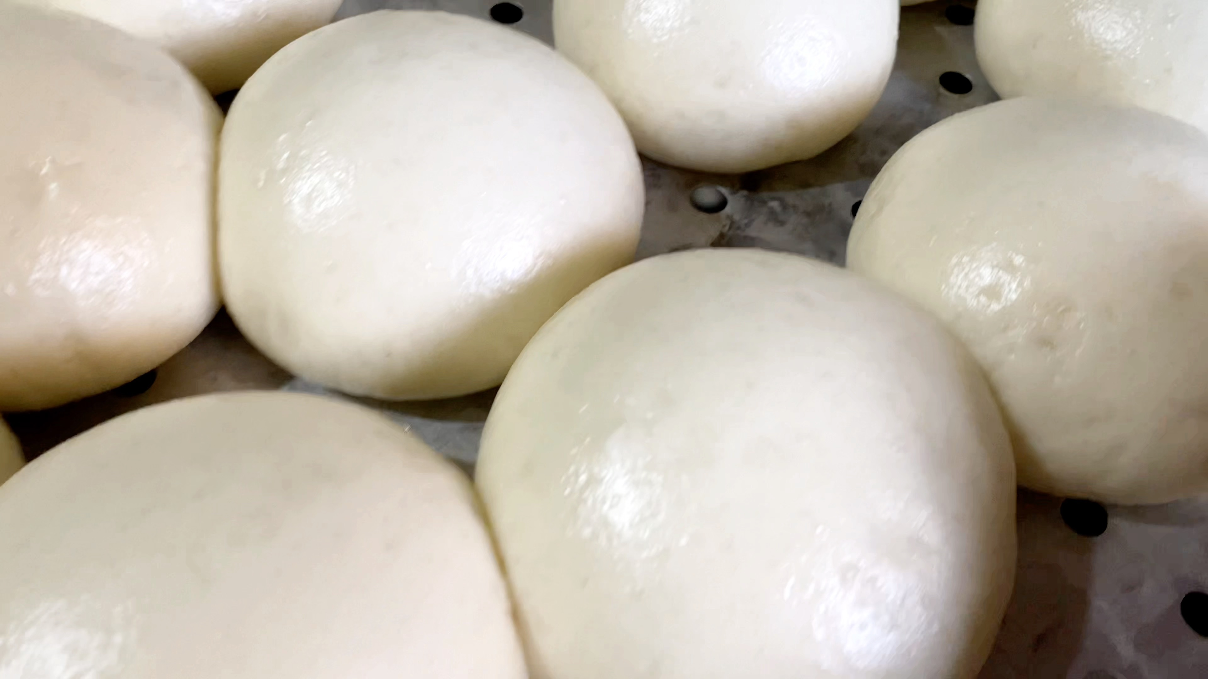 回乡下蒸馒头真过瘾,一次蒸一大锅