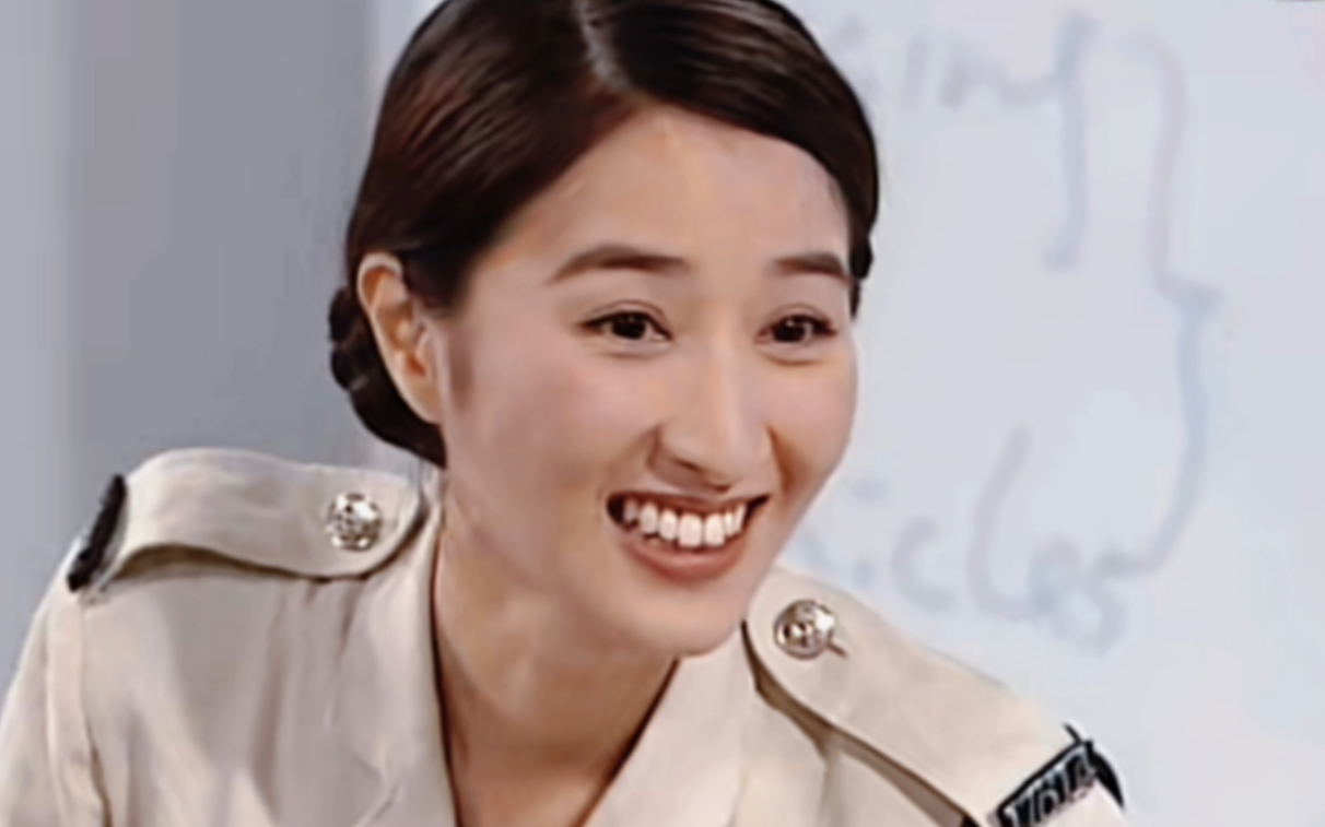 陀枪师姐关咏荷,亲切如姐妹的女警,与英姿飒爽无缘