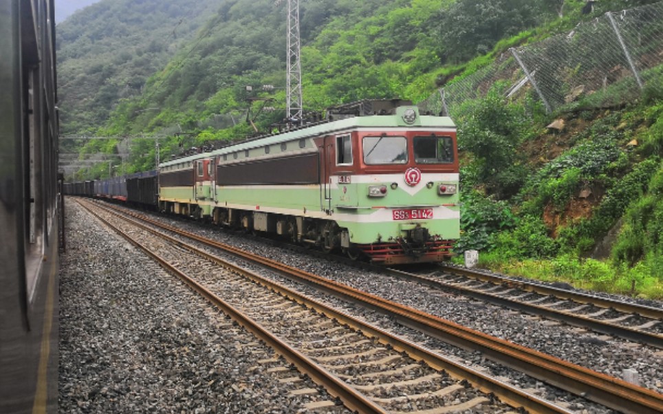 火车迷的最爱:韶山三型电力机车