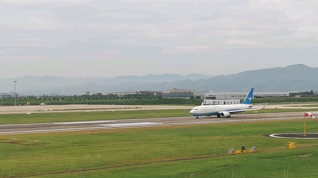 厦门航空b737-800起飞