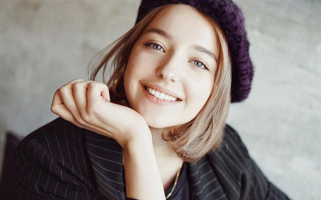 【angelina danilova】俄罗斯女神用尤克里里温柔弹唱 hyukon-wiing