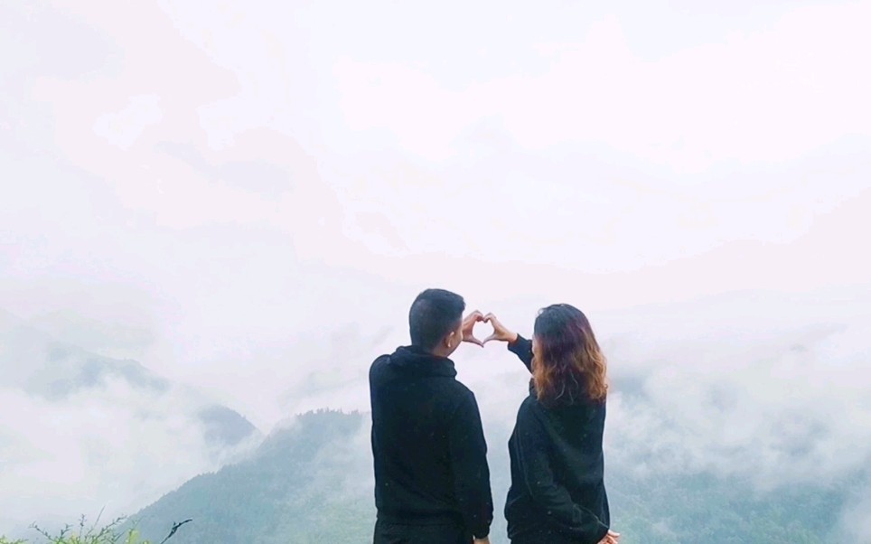 [图]周先生忽悠我说；去看晴空万里，结果看了乌蒙山连着山外山