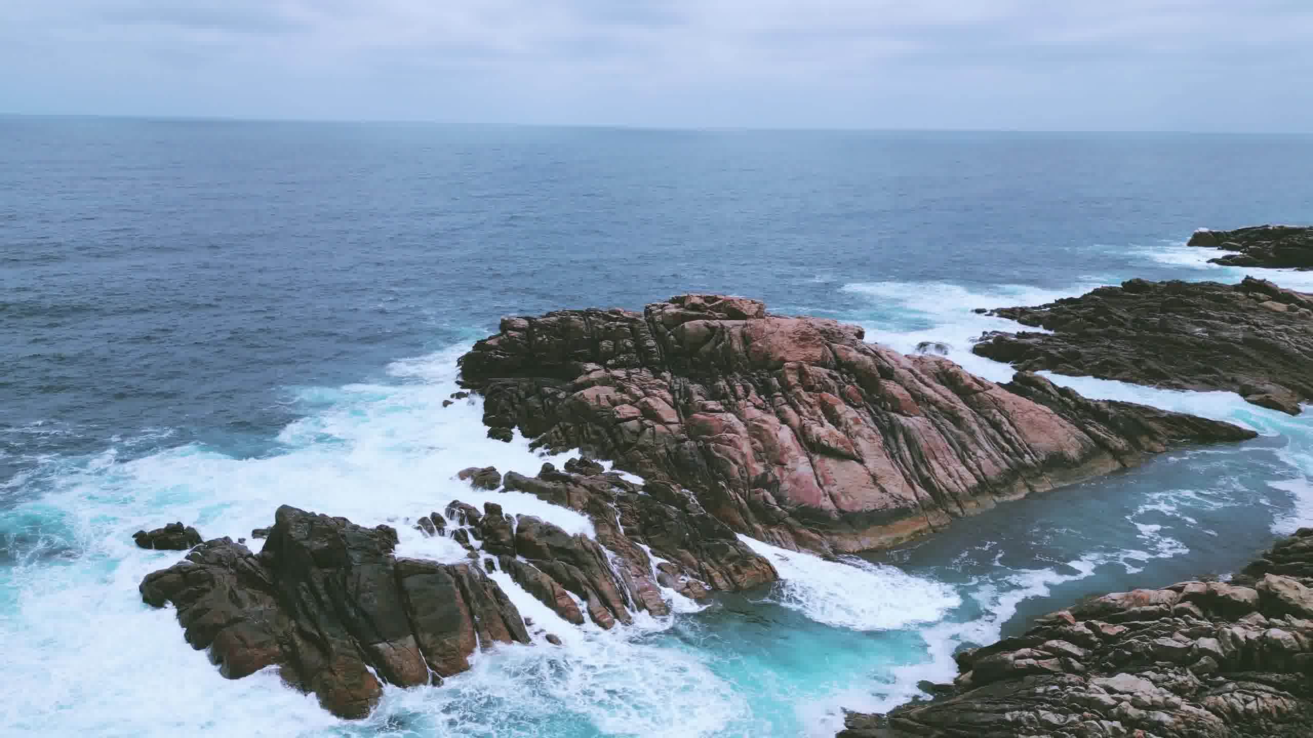 巴瑟尔顿 海边礁石 风光