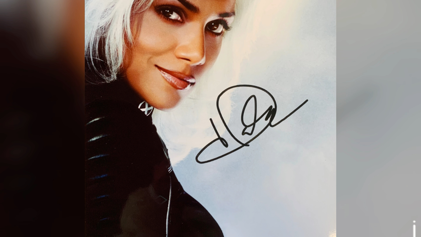 哈莉·贝瑞 halle berry亲笔签名照带coa正品证书 x战警剧照