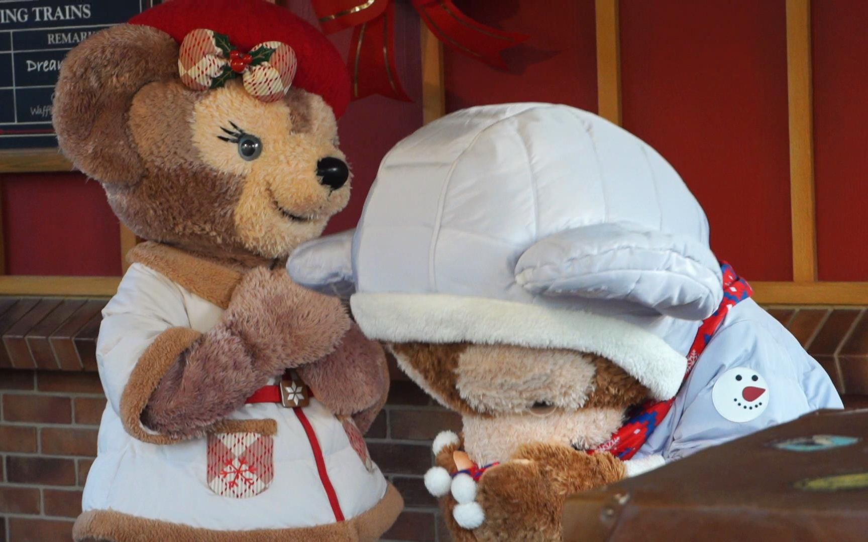 上海迪士尼达菲穿太多容易感冒戴好口罩去冬眠吧2021圣诞季