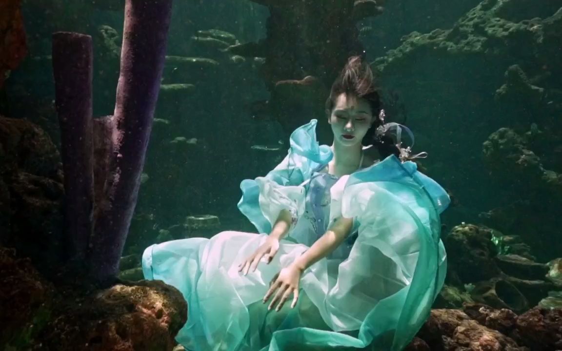 【古风汉服 水下摄影_ 4k画质】 汉服小姐姐 汉服摄影 汉服拍摄 古风