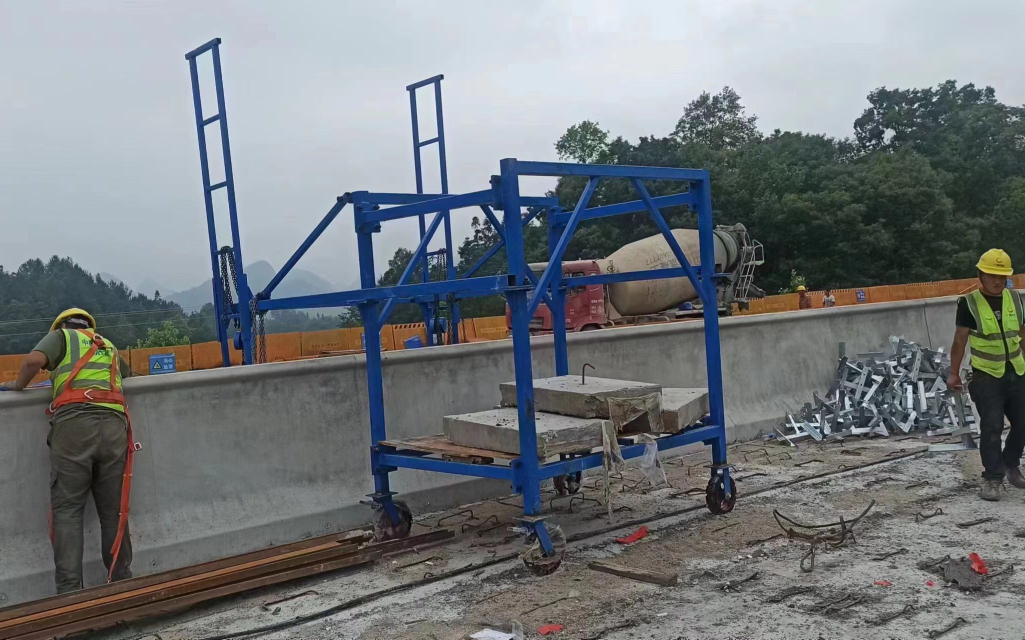 电动款桥梁外侧施工台车2