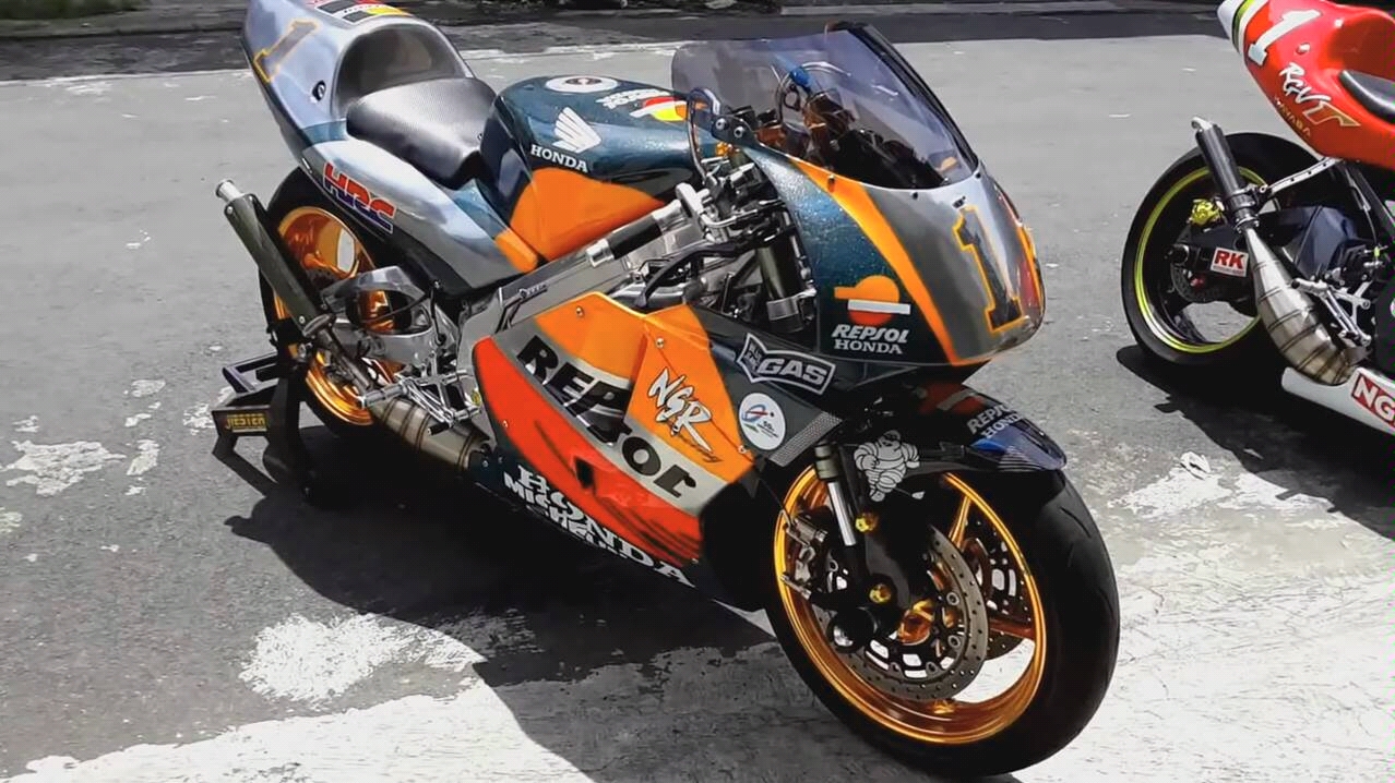 外国小哥爆改本田nsr250