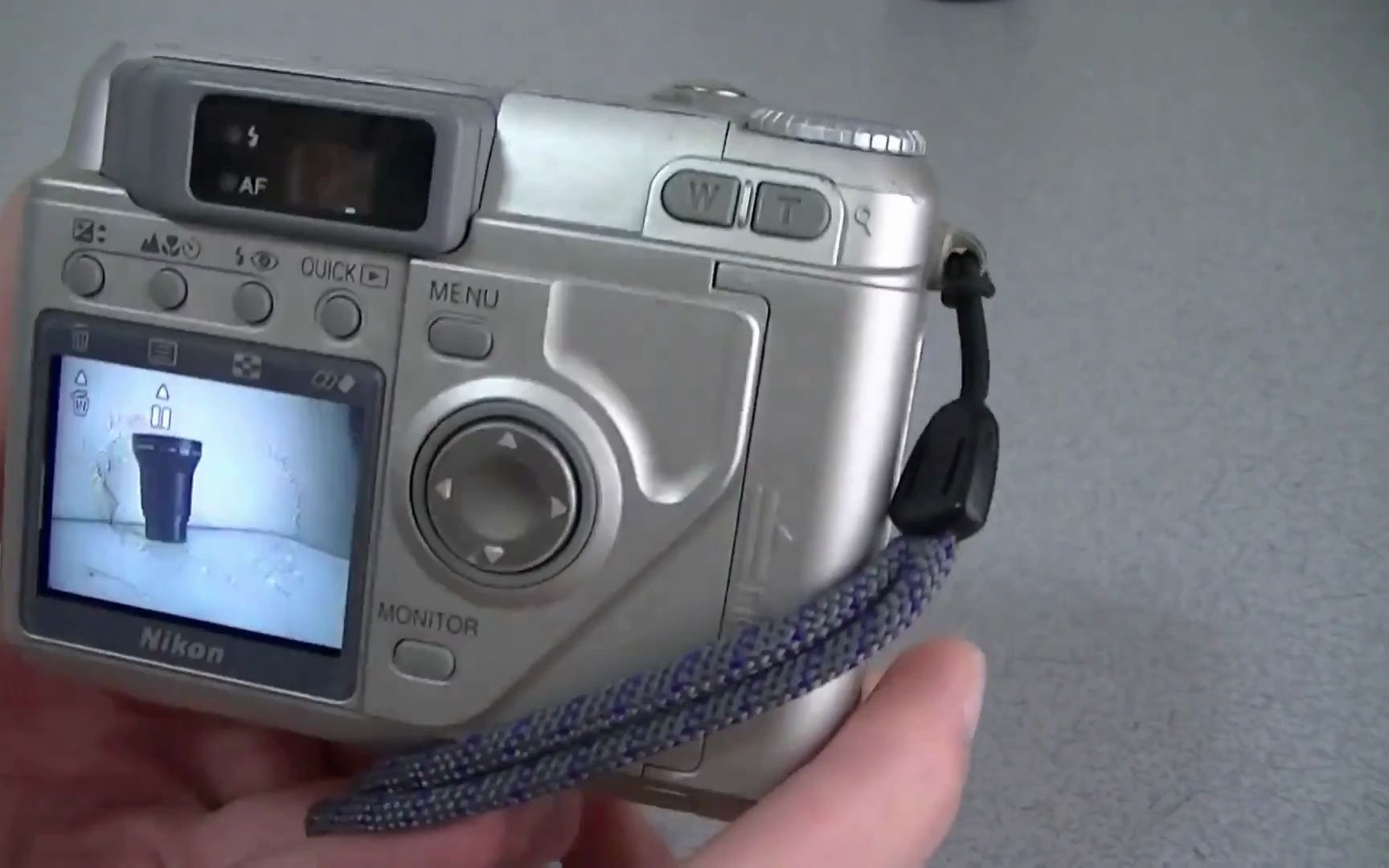 【ミンナッチ】【垃圾相机#31】尼康 coolpix 880 2000年发布的300万