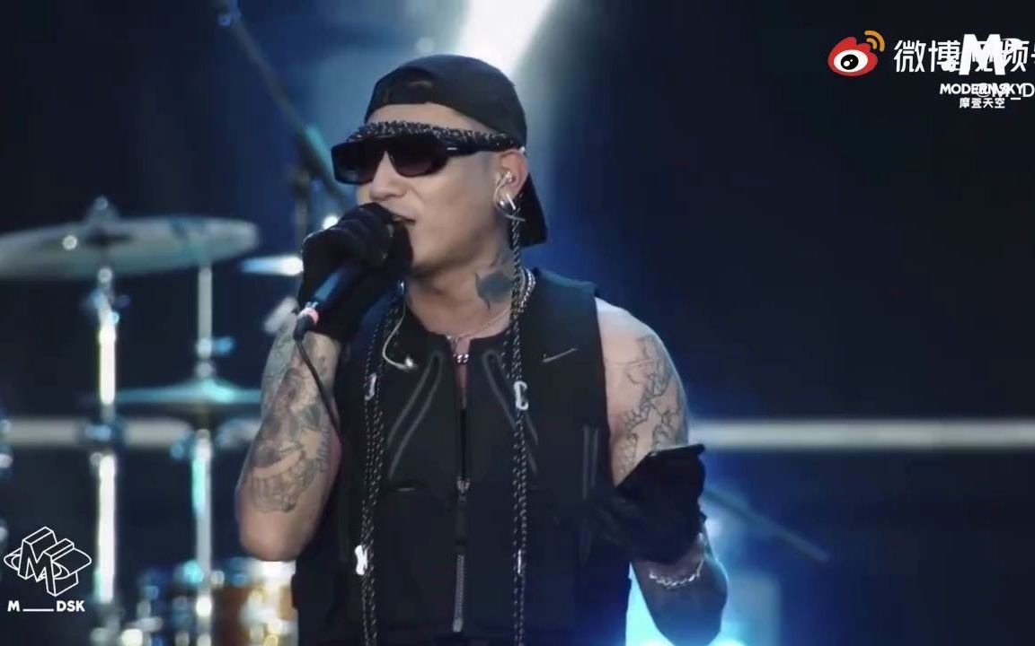 咖啡壶刘聪隔空合体经济舱