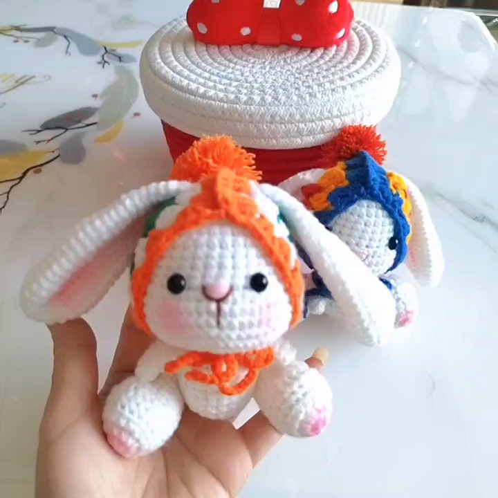 手工钩织玩偶之祖母格垂耳兔