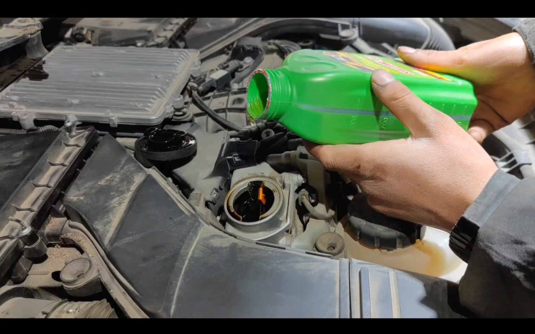 宝马530le更换蓄电池,宝马730li保养,奔驰r320保养