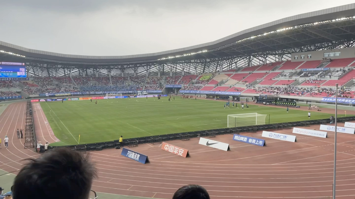 中超第一主场大连人