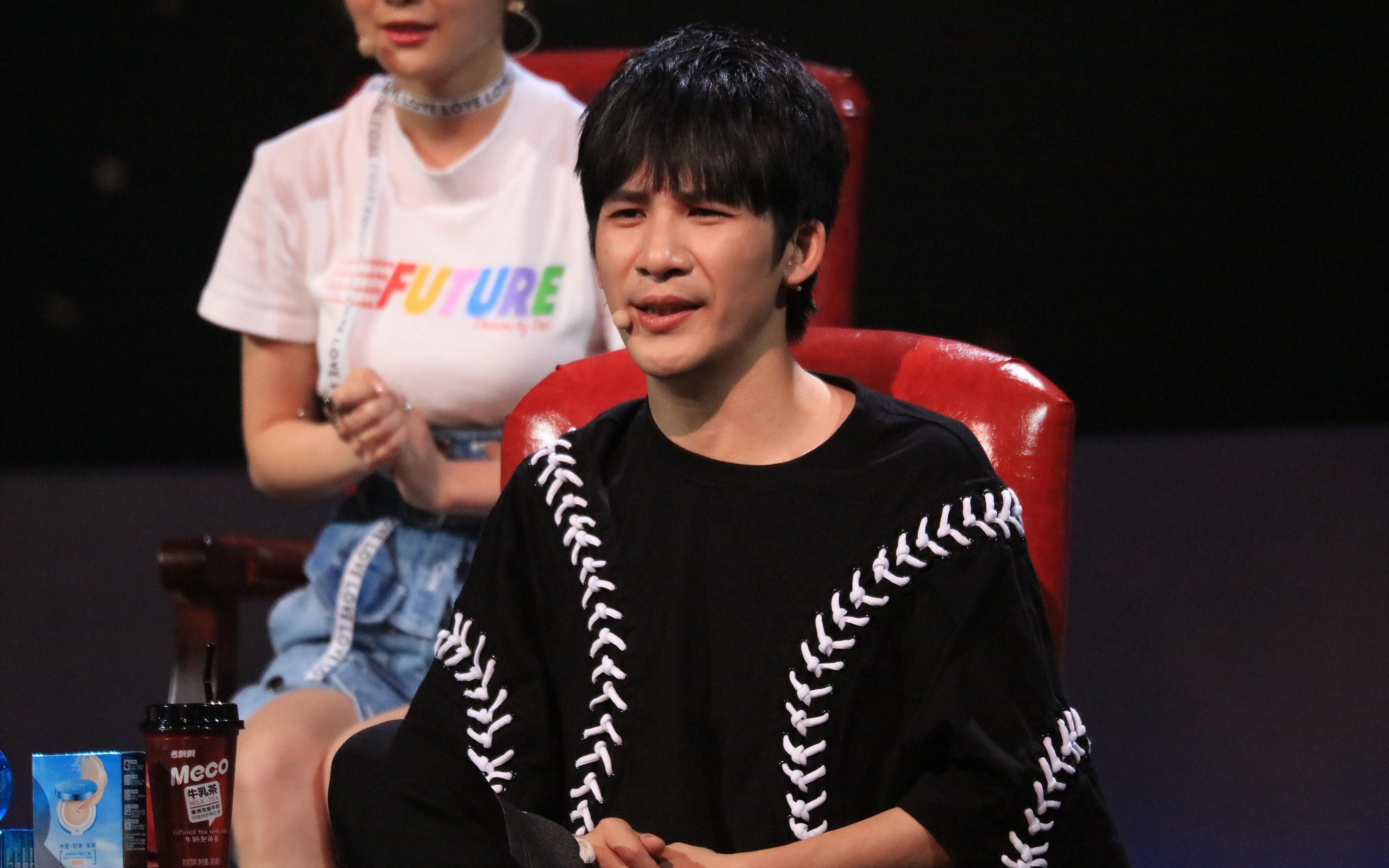 大张伟神级模仿名场面:模仿朴树,张震岳毫无违和感,外形声音都神似!