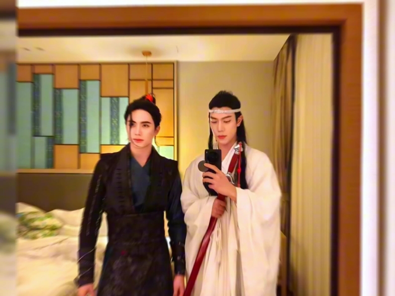 陈情令一直被模仿,从未被超越,对比后更加感叹肖战和王一博真是天选蓝