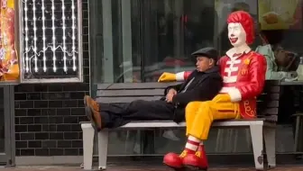 “这个世界终于癫成了我想要的样子”