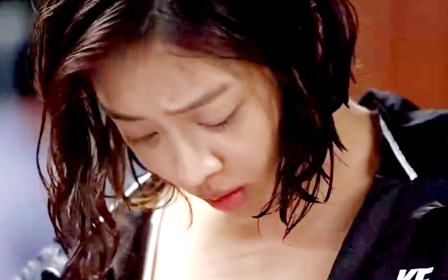 老师被女学生长期霸占夜夜被拉闸天天被欺凌韩国大尺度电影