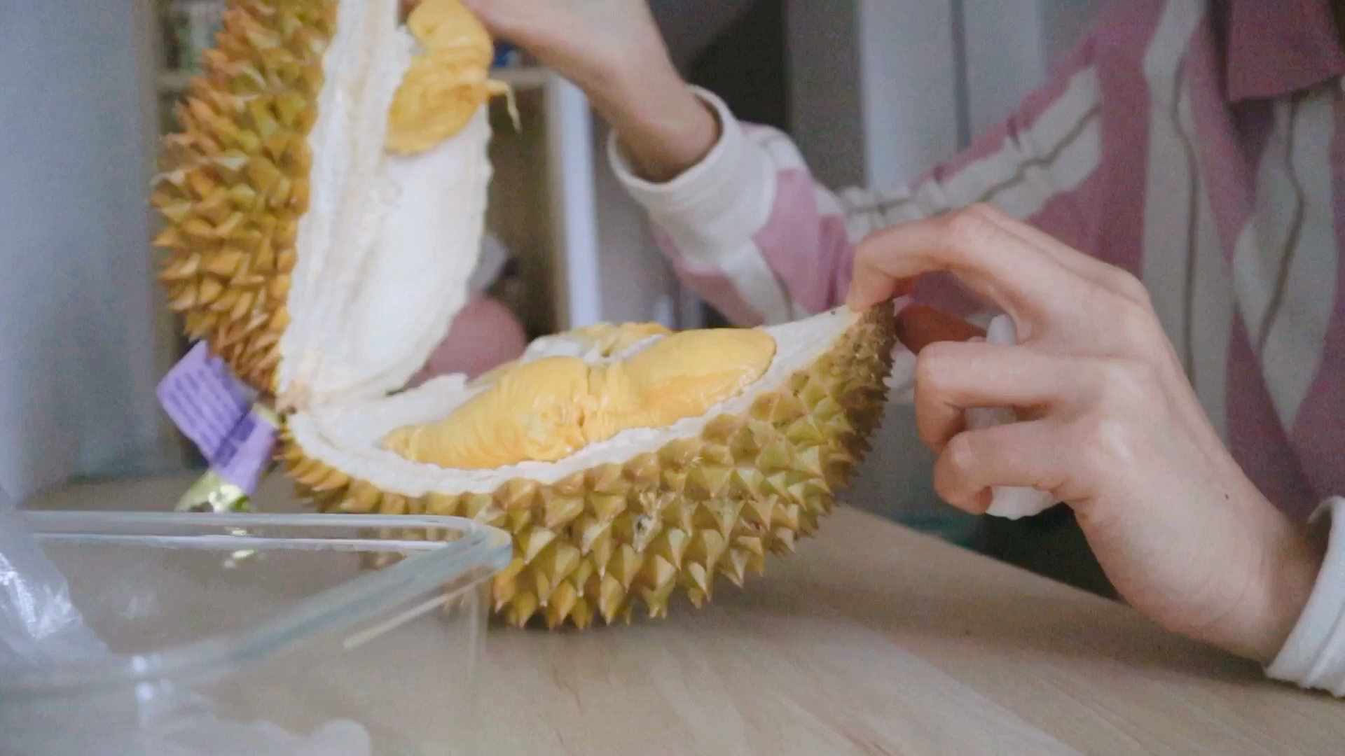 吃榴莲啦!
