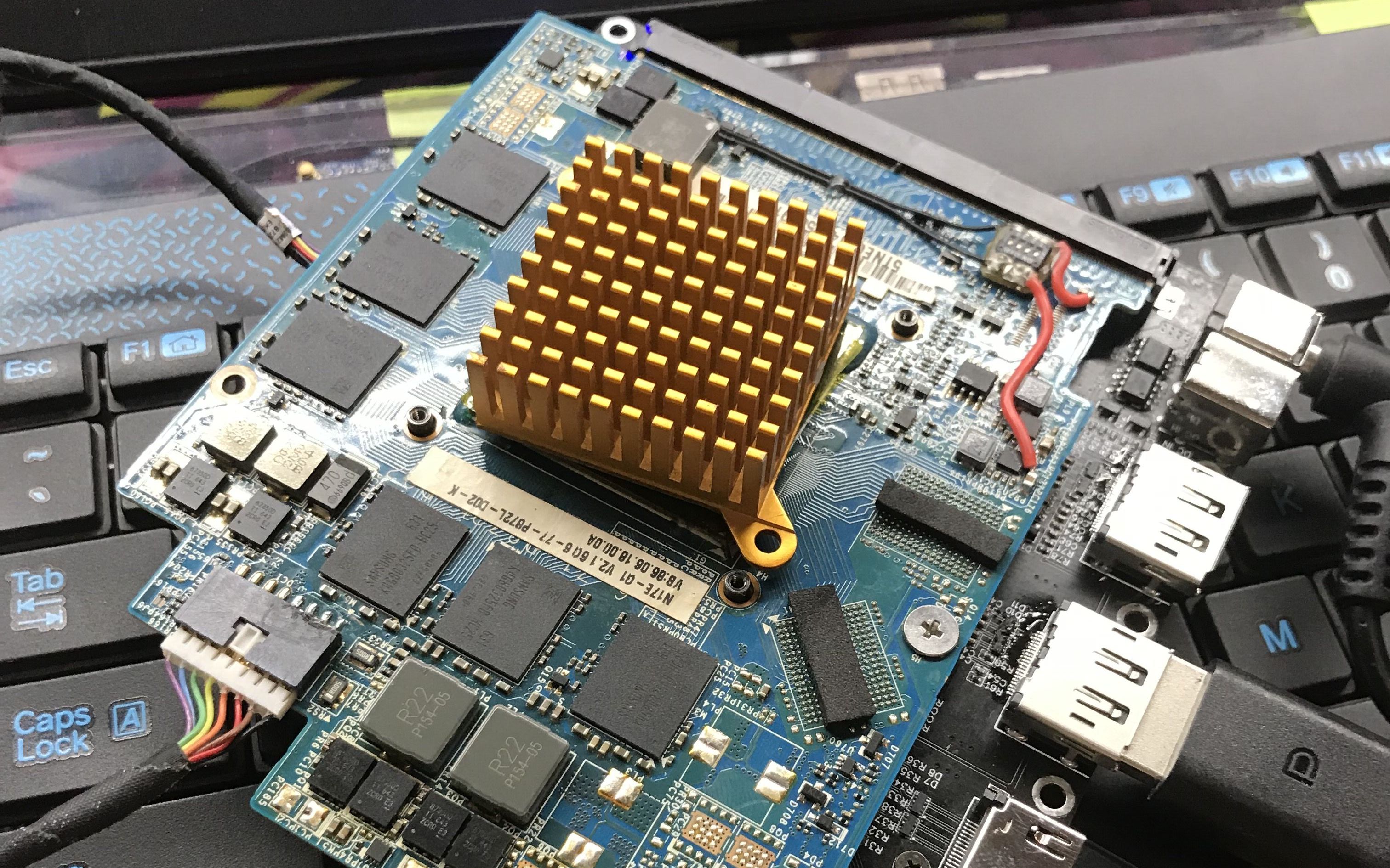 全球首发!雷电3外接mxm显卡套件抢先体验!