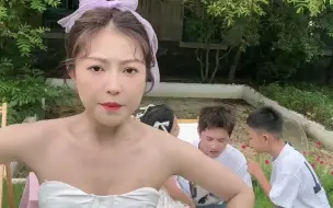 Télécharger la video: 女儿和弟弟永远为我撑腰！