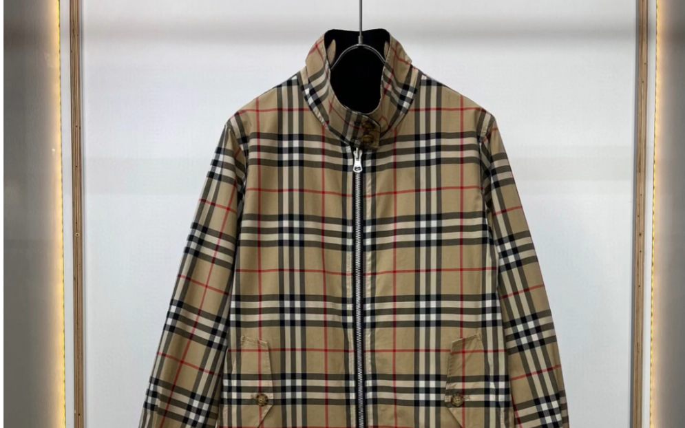 说一下高仿bbr巴宝莉早春官网新款夹克外套