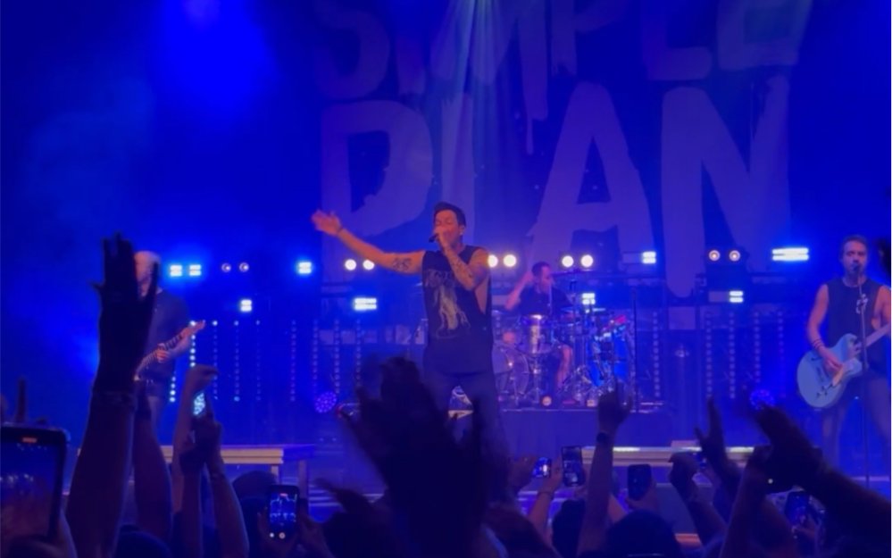 [图]Simple Plan - Welcome To My Life 2022年7月德州休斯顿演唱会现场