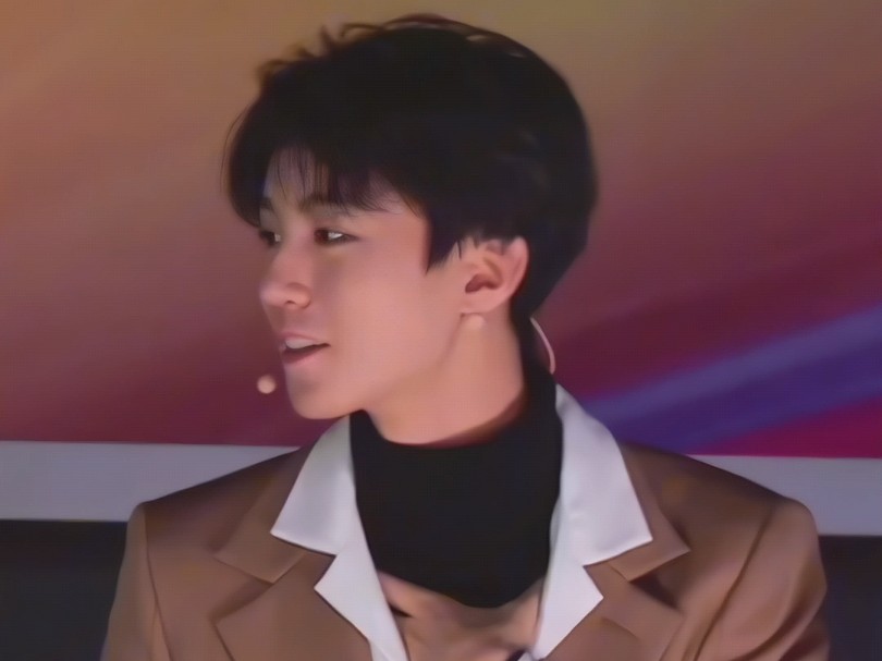 【王俊凯】"2021年,我还能再开一场演唱会吗" 是谈及舞台时会眼泛泪花