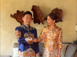 下载视频: 所以婚礼上哪套衣服最好看？！