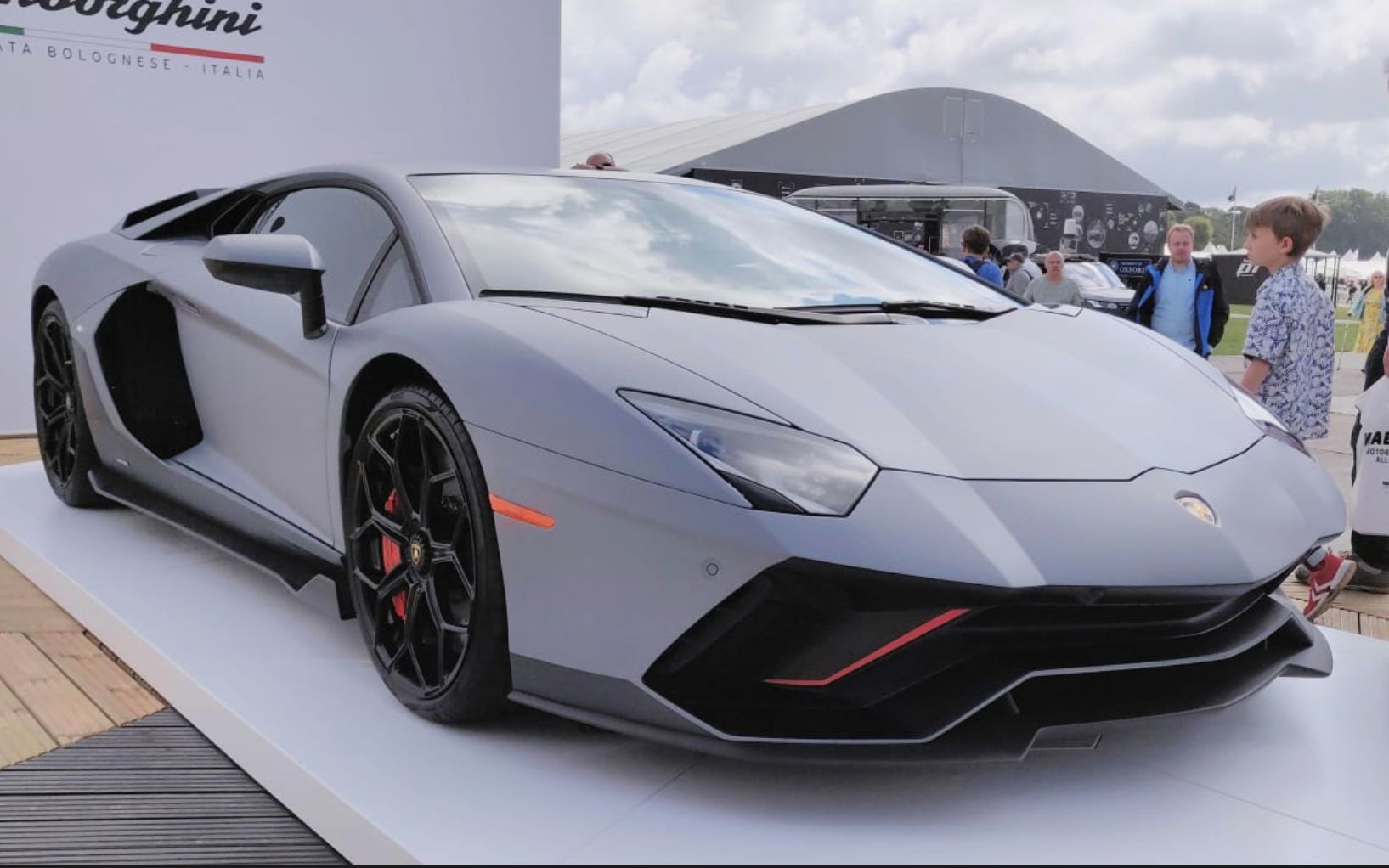 339万起售限量350台配v12动力2022款兰博基尼aventador亮相