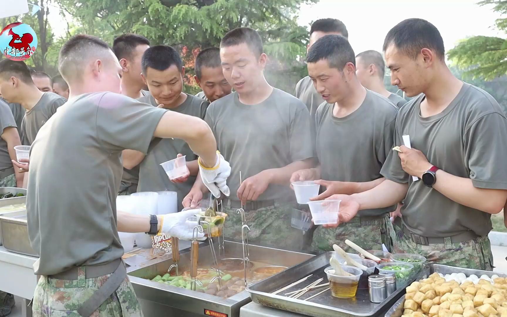 这个夏天,满满的美食和快乐!哔哩哔哩bilibili