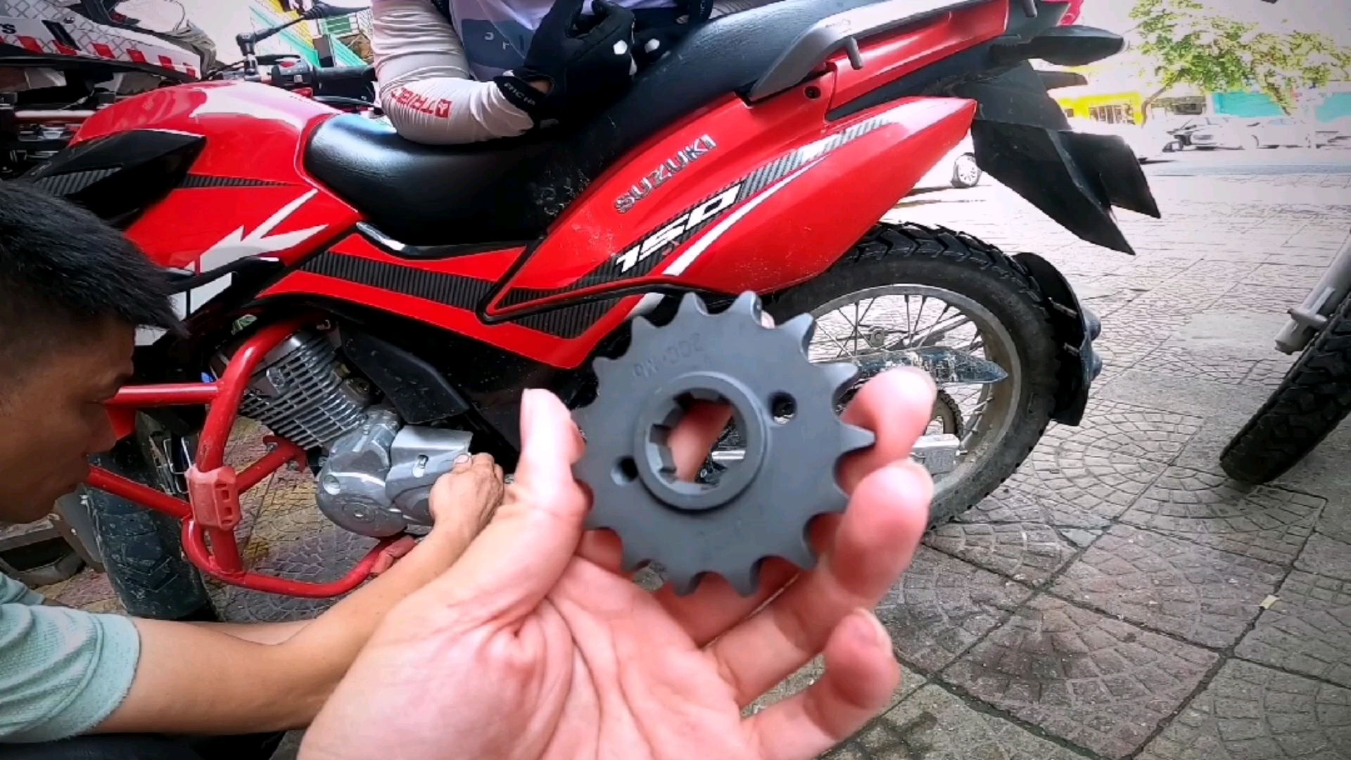 原厂17小飞齿改15的豪爵nk150