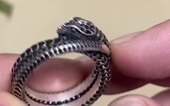 16_#古驰 #gucci #开箱视频 古驰gucci灵蛇戒指开箱视频,925银材质