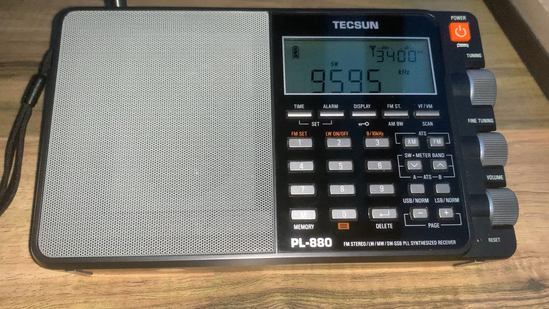 德生pL880成都收到短波9595KHz.哔哩哔哩bilibili